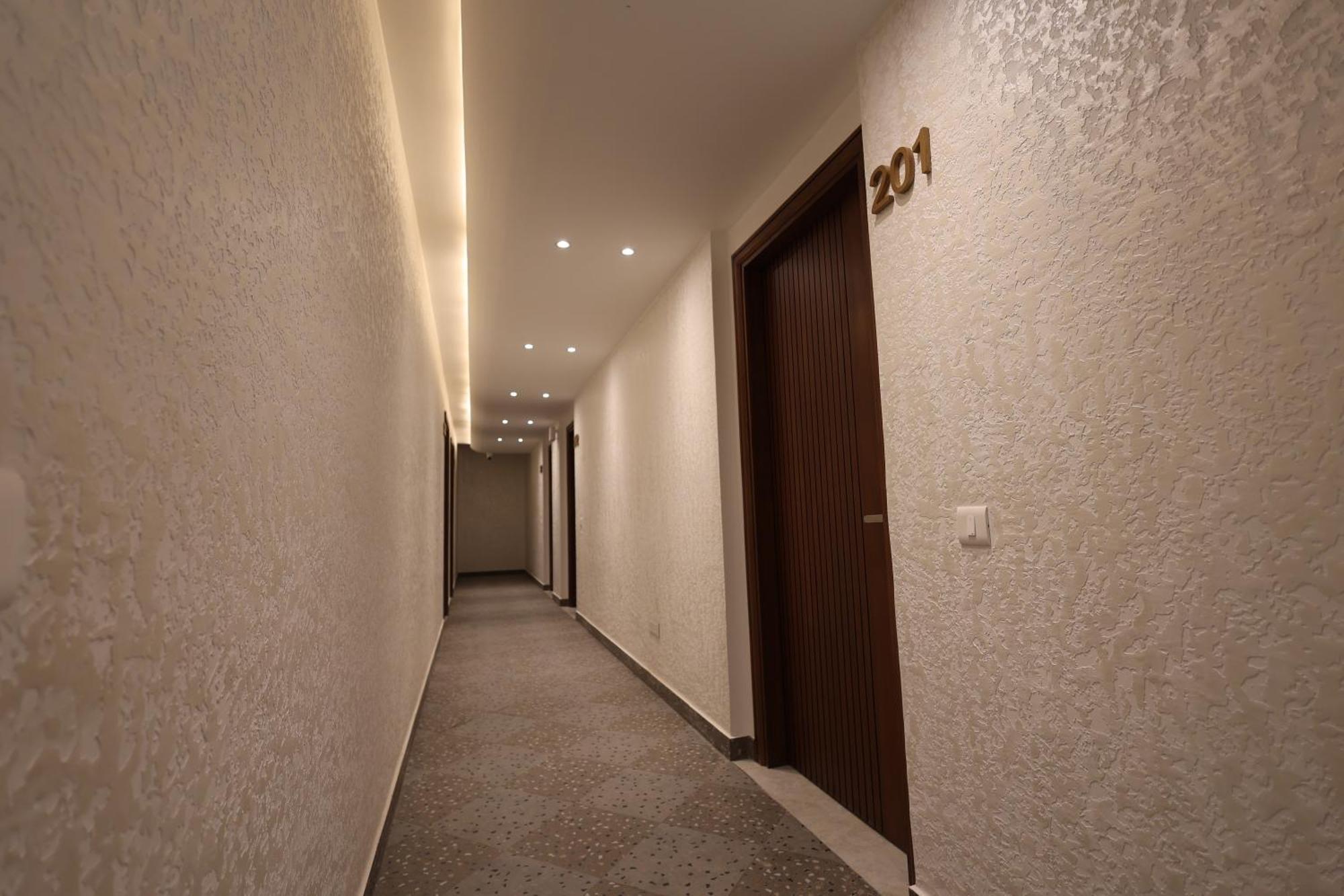 Hotel Regal Palm Murádábád Exteriér fotografie